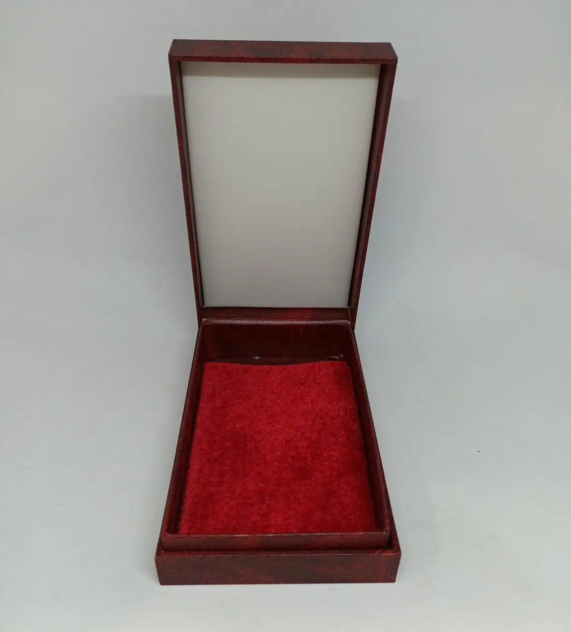 Award cross for a priest